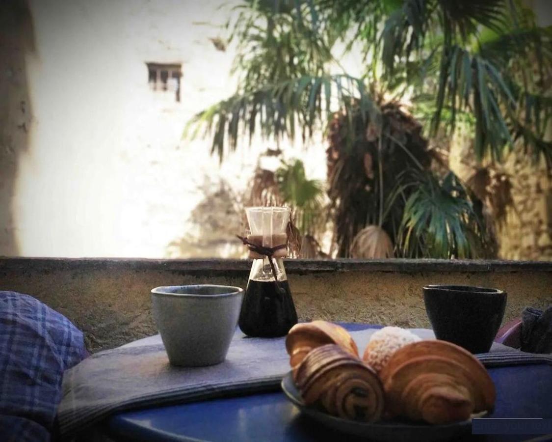 Studio Avec Terrasse Sur Cour, Authentique, Calme アヴィニョン エクステリア 写真